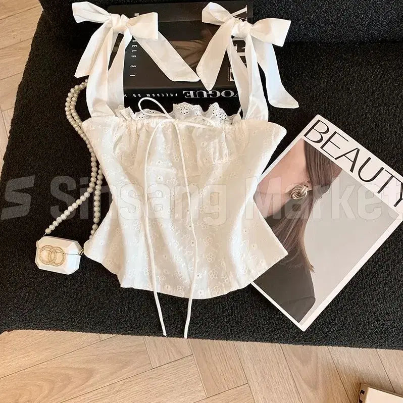 [BUNJANG] Ribbon Lace Camisole with Embroidery and Punching Detail / [빠른발송] 렌지캐미솔 리본나시 자수 펀칭 끈 레이스