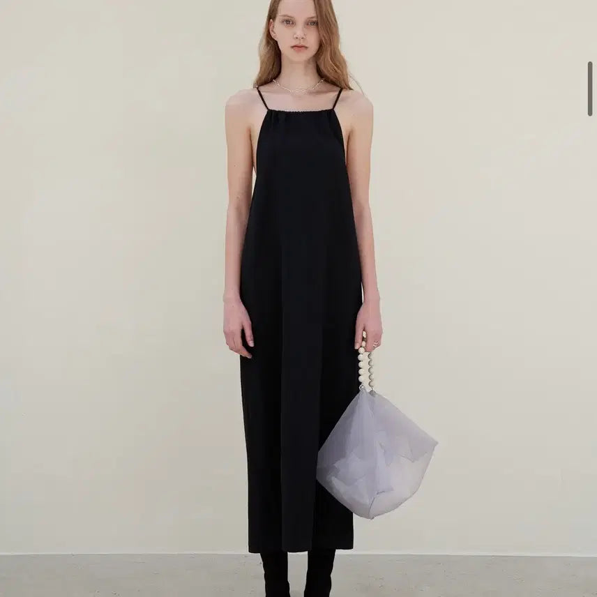 [BUNJANG] Moreless Halterneck Long Dress / 모어올레스 홀터넥 원피스
