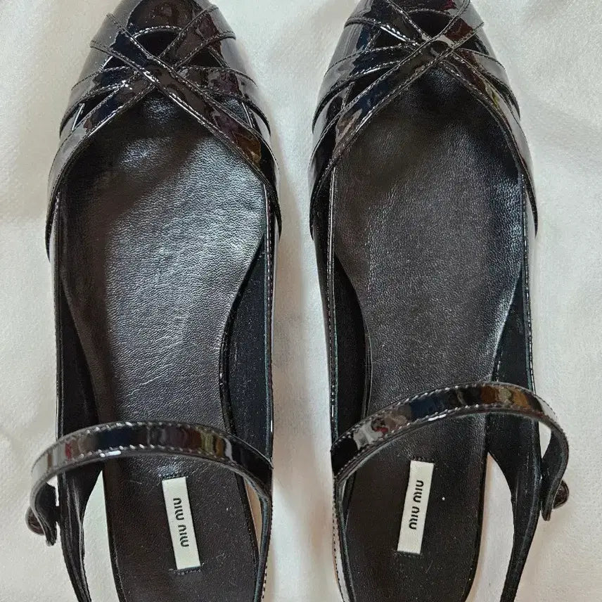 [BUNJANG] Miu Miu Patent Leather Slingback Mary Jane Flats / 미우미우 플랫 샌들