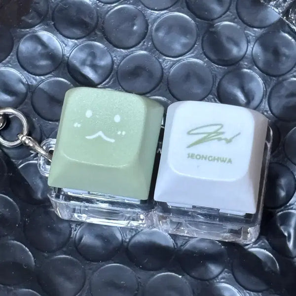 [BUNJANG] ATEEZ Burning Mud Seonghwa Keycap Keychain / 에이티즈 비알머드 성화 키캡키링