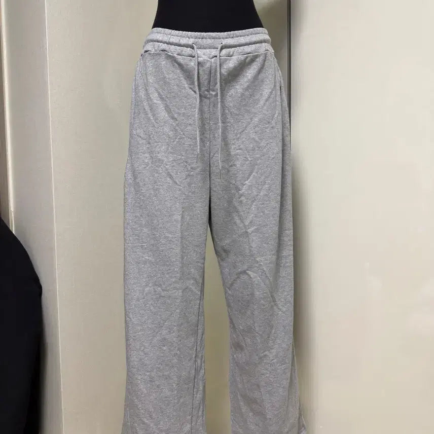 [BUNJANG] Side Pin Tuck Wide Jersey Training Pants / (새상품) 사이드 핀턱 와이드 쭈리 트레이닝 팬츠