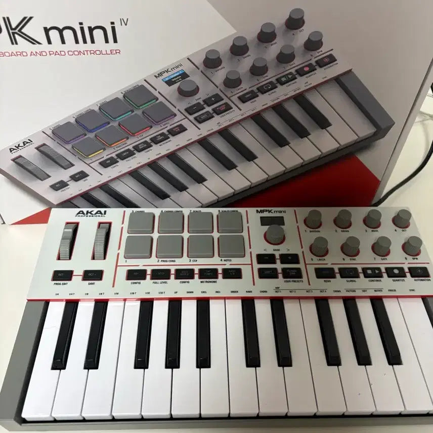 [BUNJANG] AKAI MPK Mini MK4 MIDI Keyboard / AKAI mpk mini mk4 아카이 미디 키보드 팝니다.