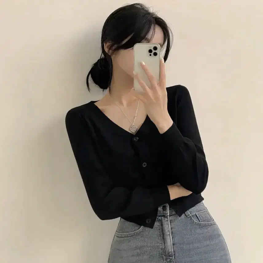 [BUNJANG] Andmore V-Neck Crop Knit Cardigan Black / 에이블리 앤드모어 브이넥 크롭 니트가디건 블랙