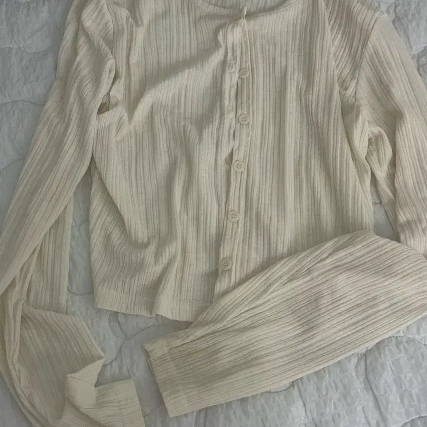 [BUNJANG] Ivory Cream Cardigan / 아이보리 크림색 가디건