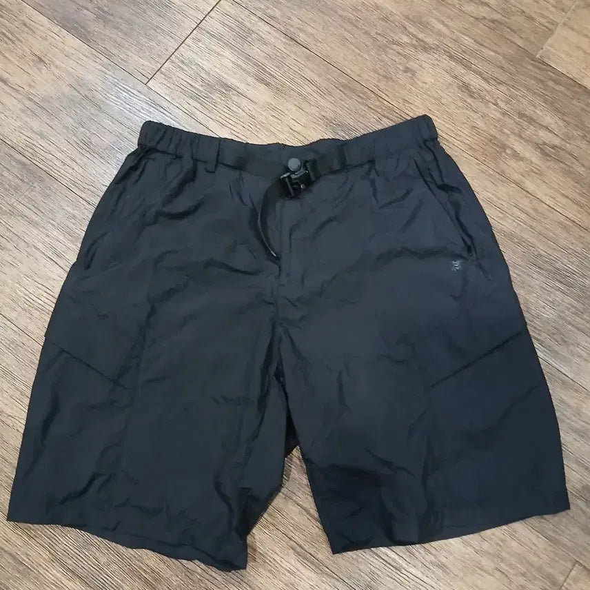 [BUNJANG] KOLON SPORT Black Cargo Shorts (85) / 코오롱스포츠 블랙 카고 반바지 85
