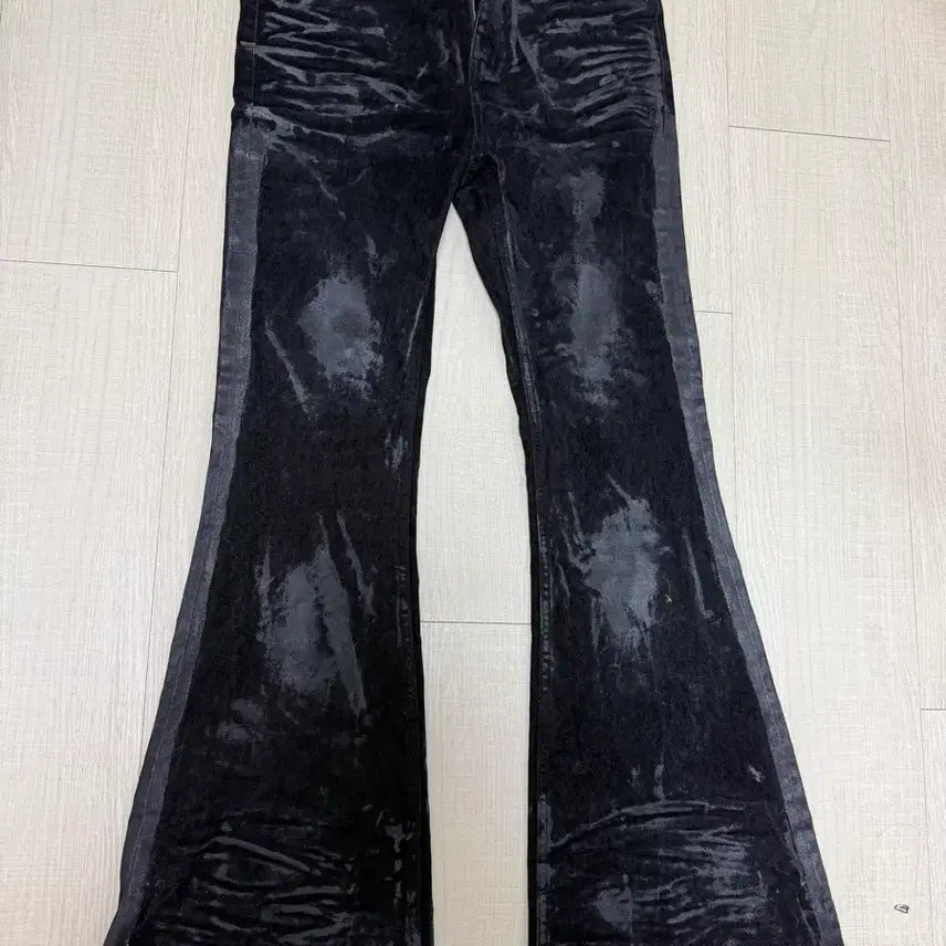 [BUNJANG] Undermycar Glacial Velvet Flared Jeans Black / 언더마이카 글레이셜 벨베틴 플레어드 진