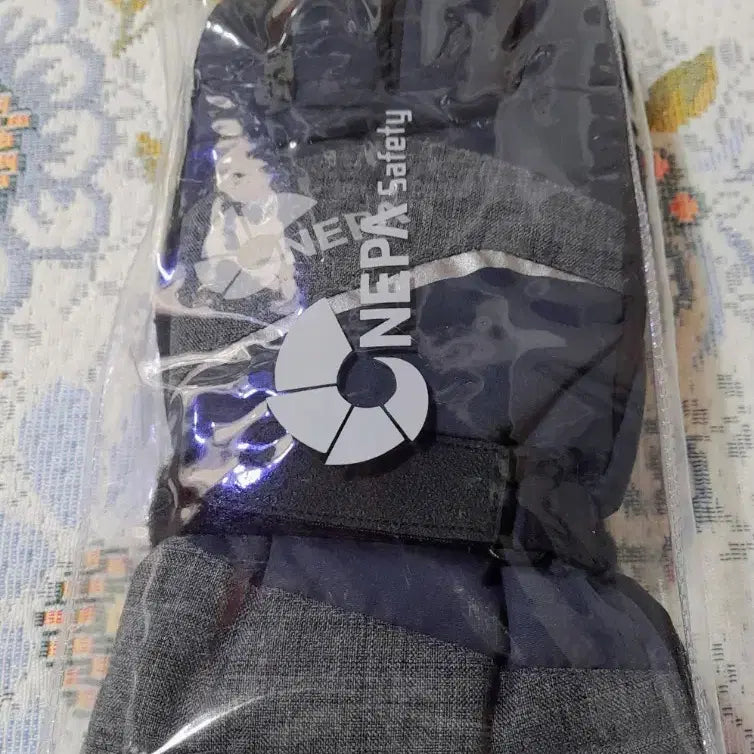 [BUNJANG] Nepa Winter Padded Gloves (M) / ( 새상품 )   네파 겨울 방한 패딩 장갑