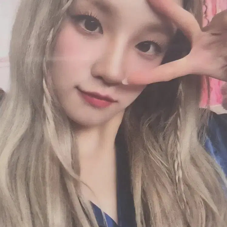 [BUNJANG]  (G)I-DLE Yuqi 'I Feel' Music Show Mini Fanmeeting Photocard / 아이들 우기 역조공 I feel 공방 미니팬미팅 포토카드 판매합니다