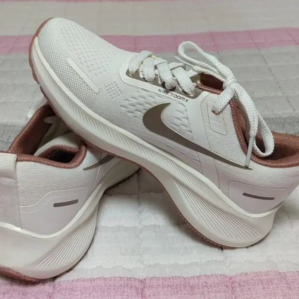 [BUNJANG] Nike Athletic Shoes (240mm) / ( 새상품급 )   나이키 운동화 240
