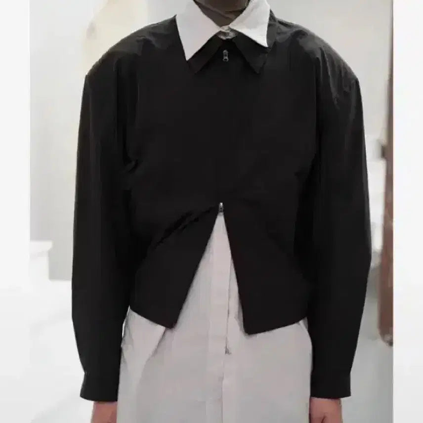 [BUNJANG] Amomento Cropped Zip-Up Jumper / 아모멘토 크롭 집업 점퍼