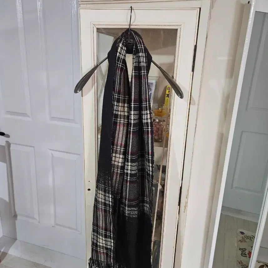 [BUNJANG] Italy Check Pattern Scarf Black/White / 이태리 체크 패턴 머플러 블랙/화이트