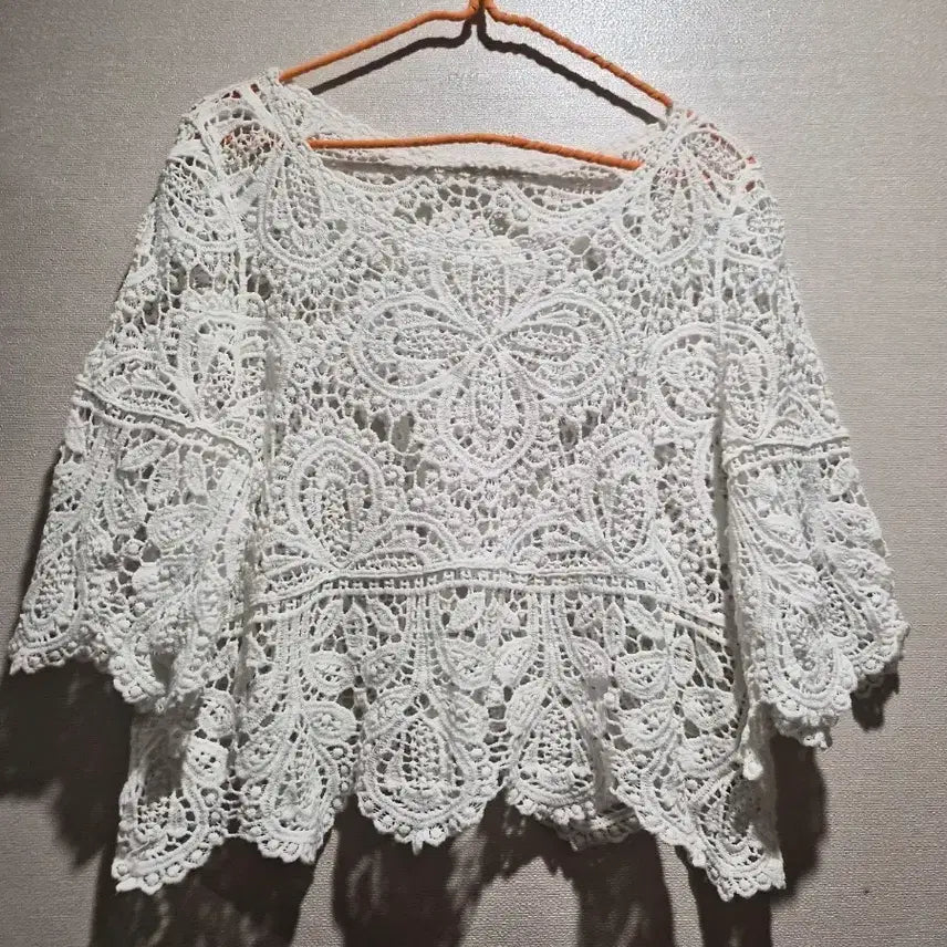 [BUNJANG] White Lace Crochet Top Layered Knit / 화이트 레이스 크로셰 탑. 레이어드 니트