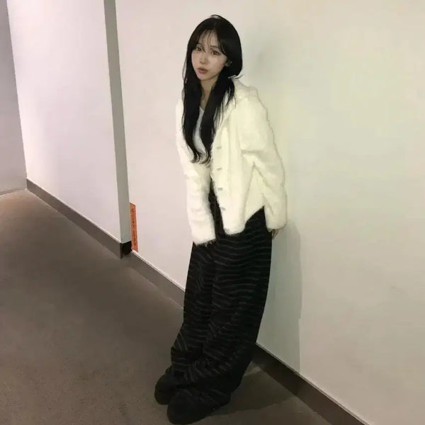 [BUNJANG] Kirev Stripe Fleece Wide Pants / Kirev 키레브 스트라이프 플리스 와이드 팬츠