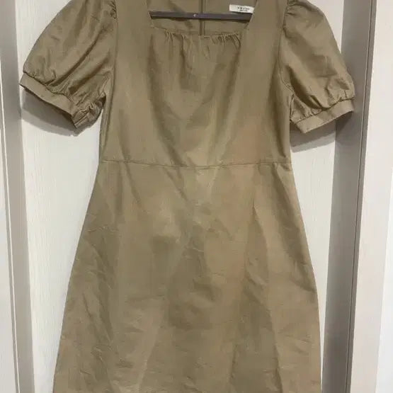 [BUNJANG] Square Neck Puff Sleeve Dress - Beige / (새상품)스퀘어넥 퍼프 소매 원피스 베이지