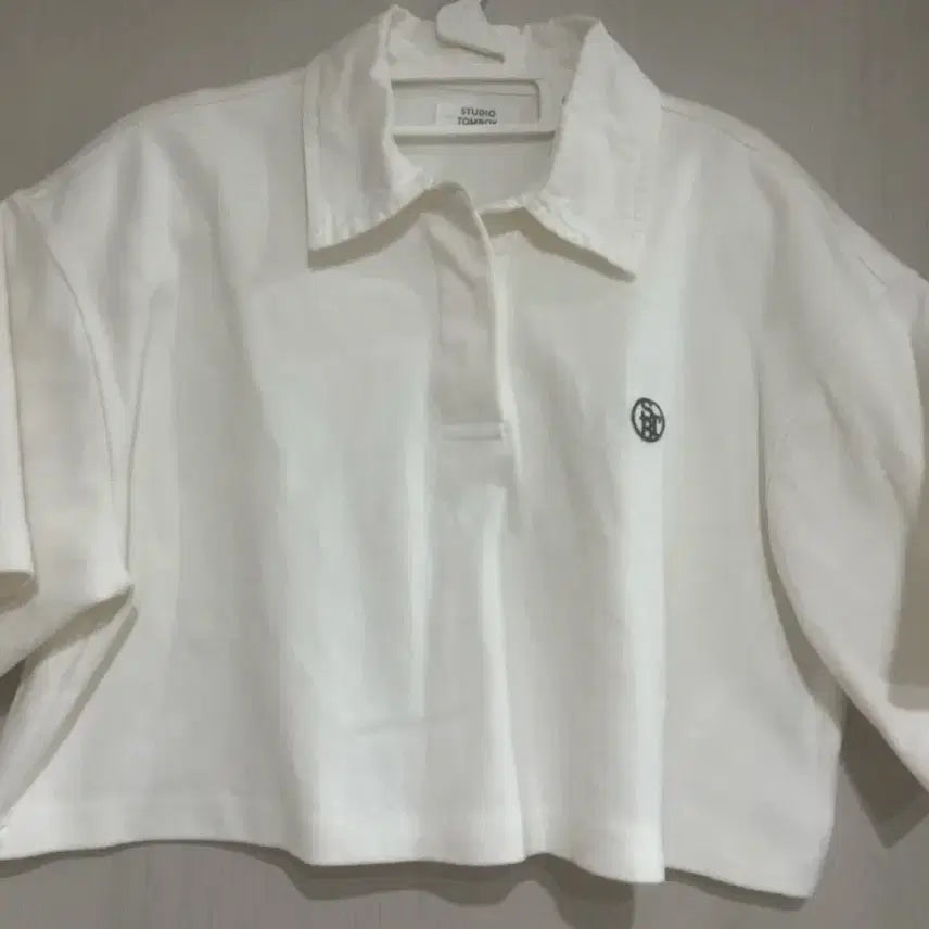 [BUNJANG] Studio Tomboy Cropped Collar Short Sleeve T-Shirt White / 스튜디오톰보이 크롭 카라 반팔 티셔츠 화이트