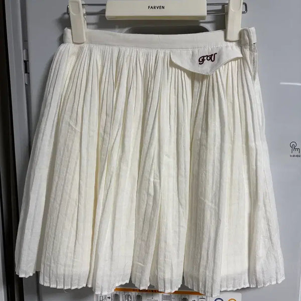[BUNJANG] Parabang Pleated Mini Skirt Ivory / 파르벵 주름 스커트