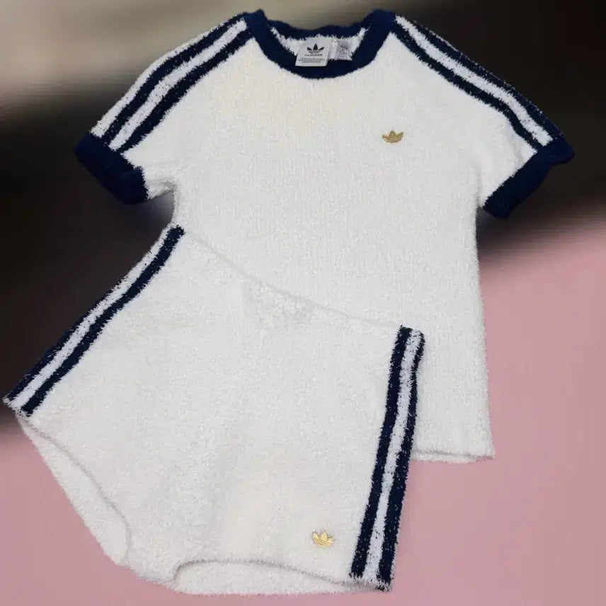[BUNJANG] Adidas Originals Premium Bouclé Knit Set-up Gold Logo XS/S / 아디다스 오리지널스 프리미엄 부클 니트 셋업 골드로고 XS/S