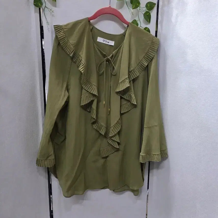 [BUNJANG] Ozcecon Frilled Ribbon Neckline Blouse / 오즈세컨블라우스