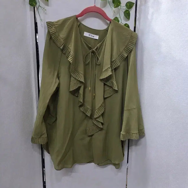[BUNJANG] Ozcecon Frilled Ribbon Neckline Blouse / 오즈세컨블라우스
