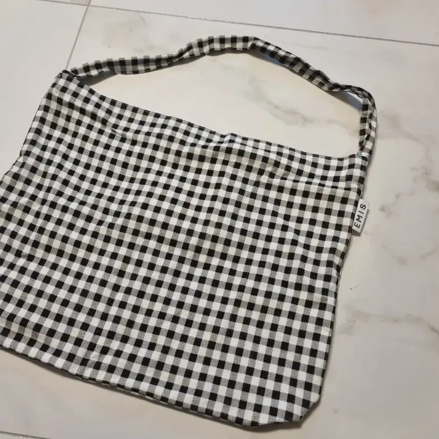 [BUNJANG] EMIS Check Shoulder Bag / EMIS 이미스 체크 숄더백
