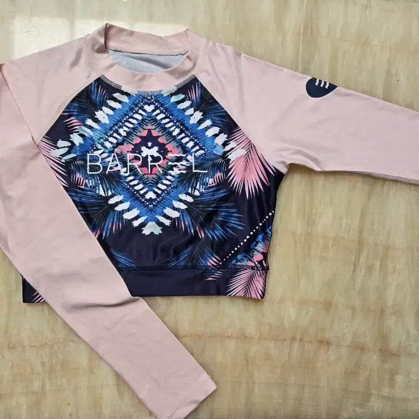 [BUNJANG] Barrel Crop Rash Guard Pink Color Block Small / 배럴 크롭 래쉬가드 핑크 배색 스몰