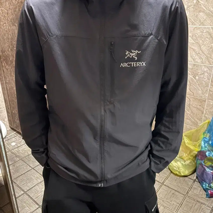 [BUNJANG] Arc'teryx Squamish Hooded Windbreaker Jacket / 아크테릭스 스쿼미시