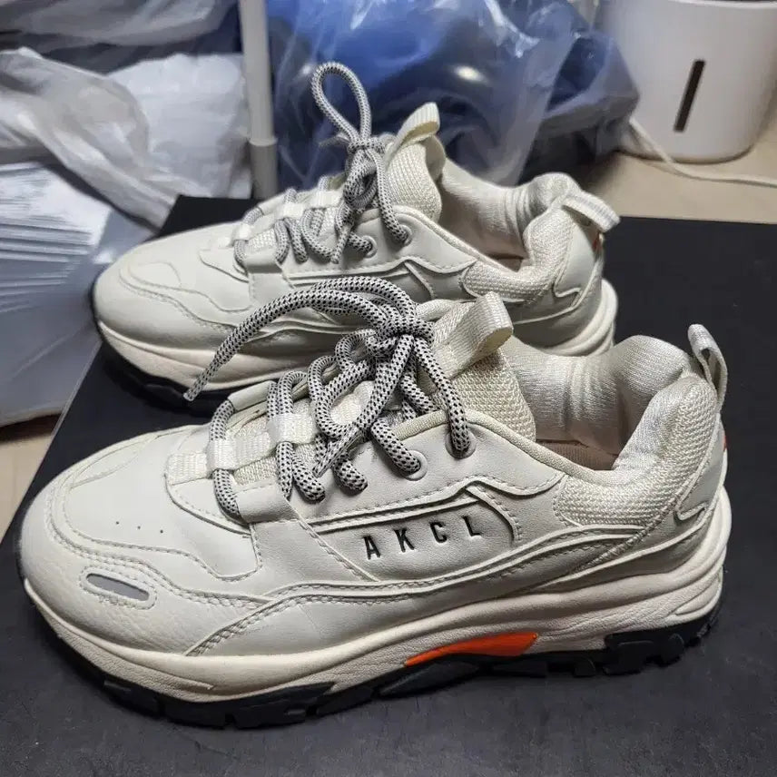 [BUNJANG] AKCL Urban Tracker Beige Sneakers 230mm / 아키클래식  AKCL 어반 트래커 베이지 운동화 230mm 새상품수준