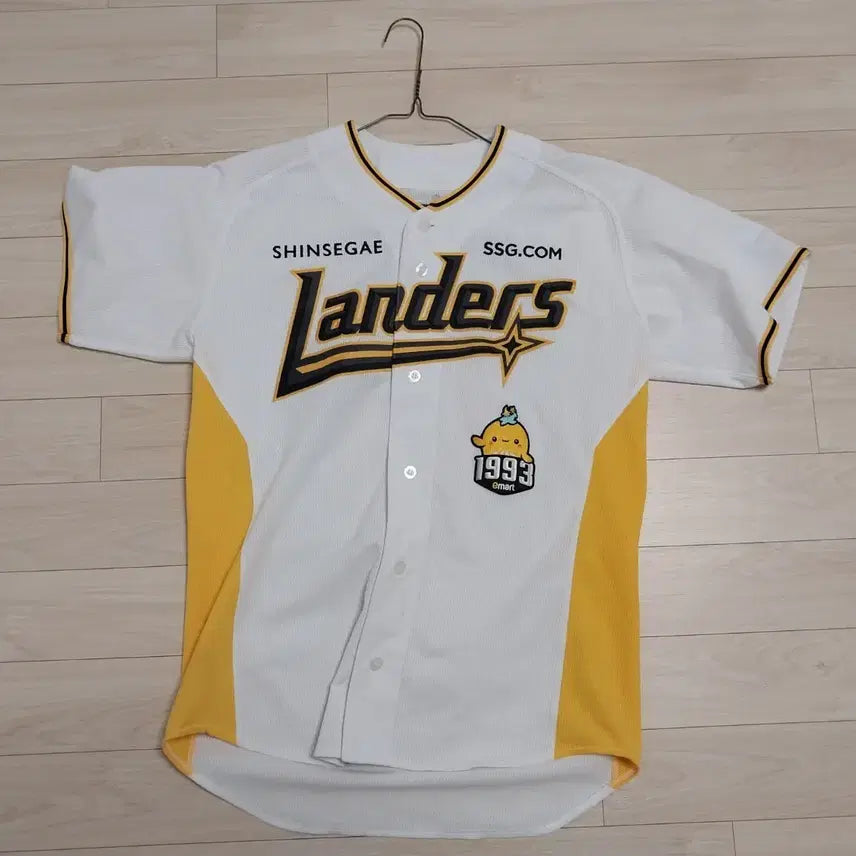 [BUNJANG] SSG Landers E-Mart Baseball Jersey (Choi Jeong Marked) / SSG 랜더스 이마트 유니폼 (최정 마킹)
