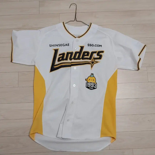 [BUNJANG] SSG Landers E-Mart Baseball Jersey (Choi Jeong Marked) / SSG 랜더스 이마트 유니폼 (최정 마킹)