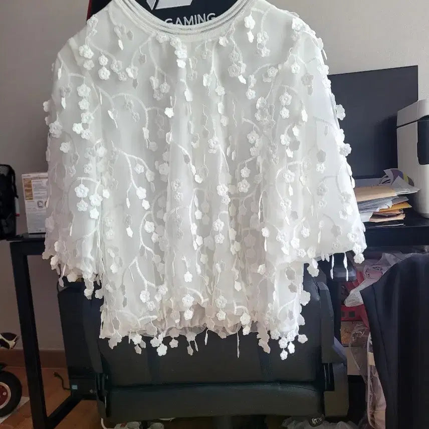 [BUNJANG] Objet Embroidered Blouse / 오브제 블라우스