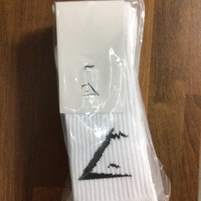 [BUNJANG] Gymshark Long Crew Socks (3 Pairs) / 짐샤크 3켤레 장목양말