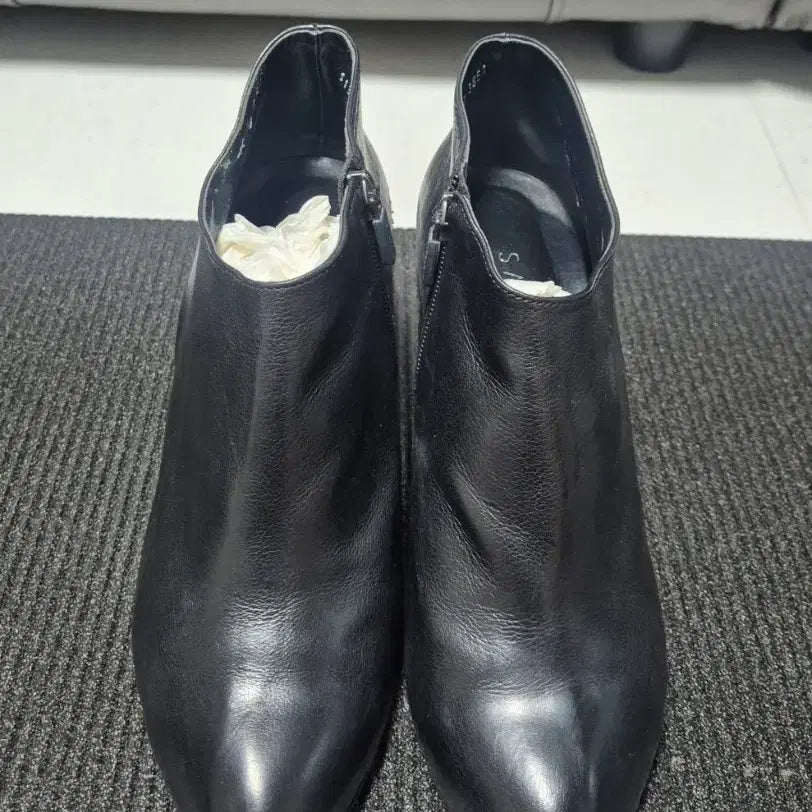 [BUNJANG] SAERA Ankle Boots 7cm Heel Size 38.5 (US 8.5) / @ 세라 (SAERA) / 앵글부츠 / 7cm / 38 1/2
