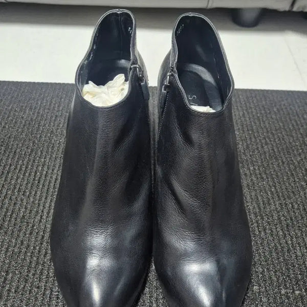 [BUNJANG] SAERA Ankle Boots 7cm Heel Size 38.5 (US 8.5) / @ 세라 (SAERA) / 앵글부츠 / 7cm / 38 1/2