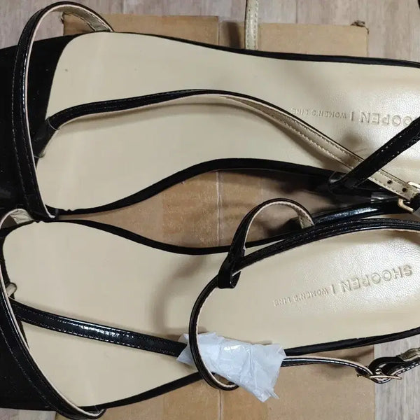 [BUNJANG] Spigen Women's Strap Sandals Black / (새제품) 슈펜 여성 스트랩 샌들 블랙 240