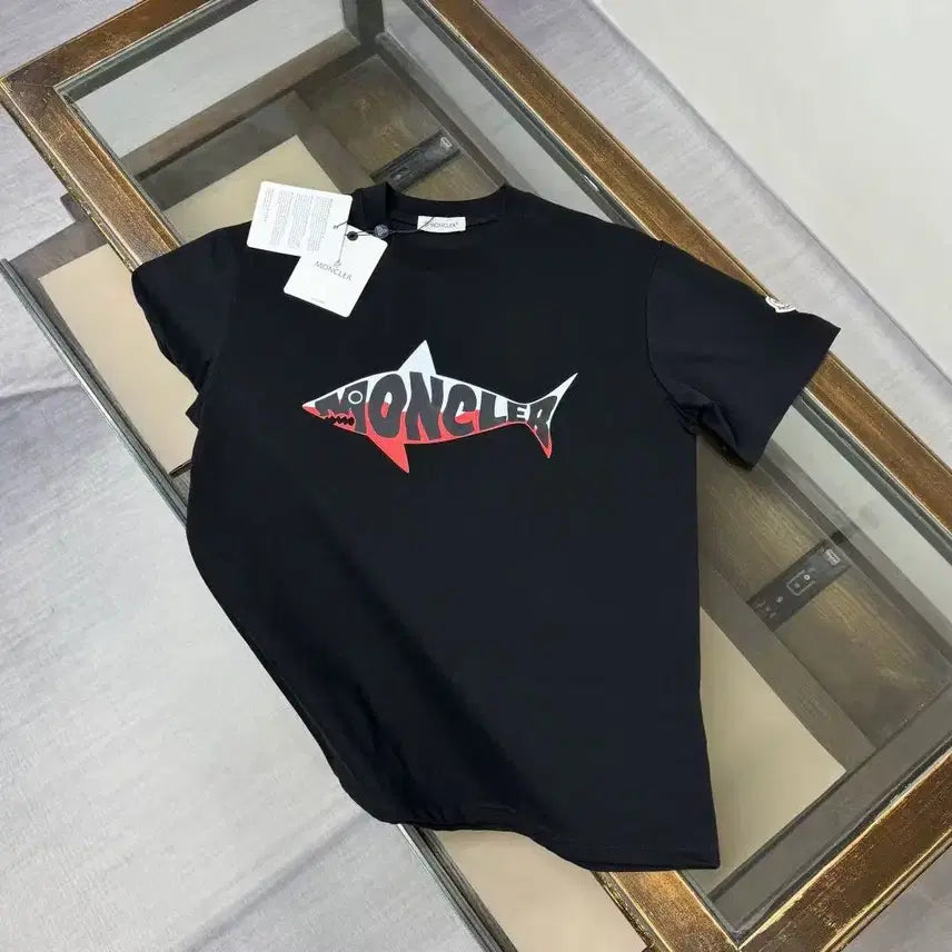 [BUNJANG] Moncler Shark Print Logo Cotton Jersey Short Sleeve T-Shirt / 몽클레어 샤크 프린트 로고 코튼 저지 반팔 티셔츠