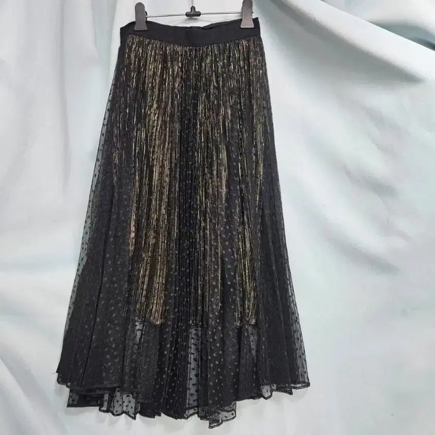 [BUNJANG] SJSJ Black & Gold Pleated Skirt (Size 55) / 한섬SJSJ 블랙&골드 스커트 55