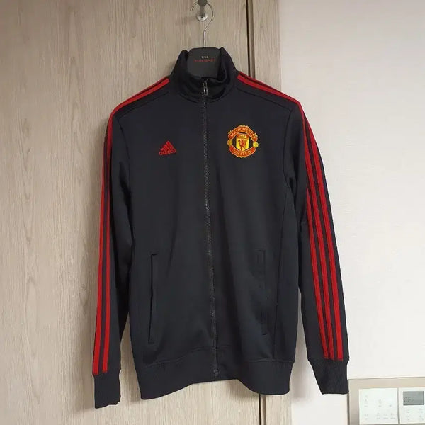 [BUNJANG] Adidas Manchester United Track Top Jacket Jersey Black Red Size 95 / 아디다스 맨체스터 유나이티드 맨유 트랙탑 져지 자켓 유니폼 블랙 검빨 95 m