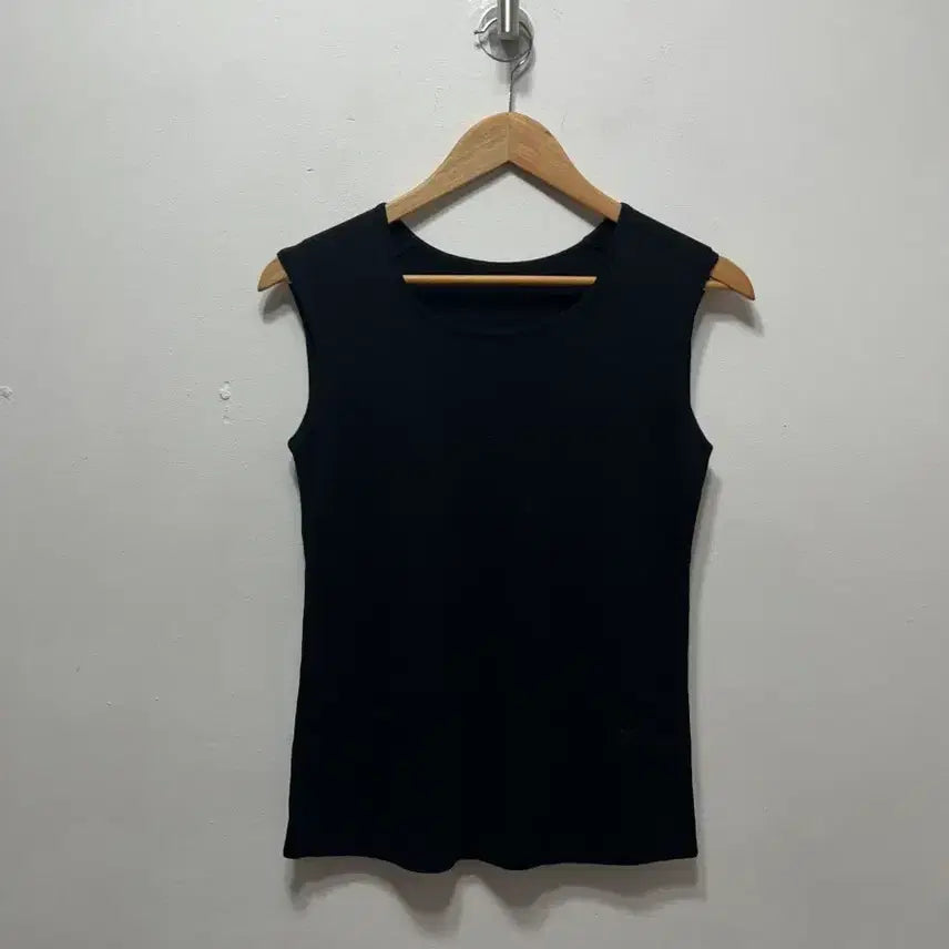 [BUNJANG] Basic Plain Sleeveless Knit Tank Top / 기본 무지 민소매 니트 나시
