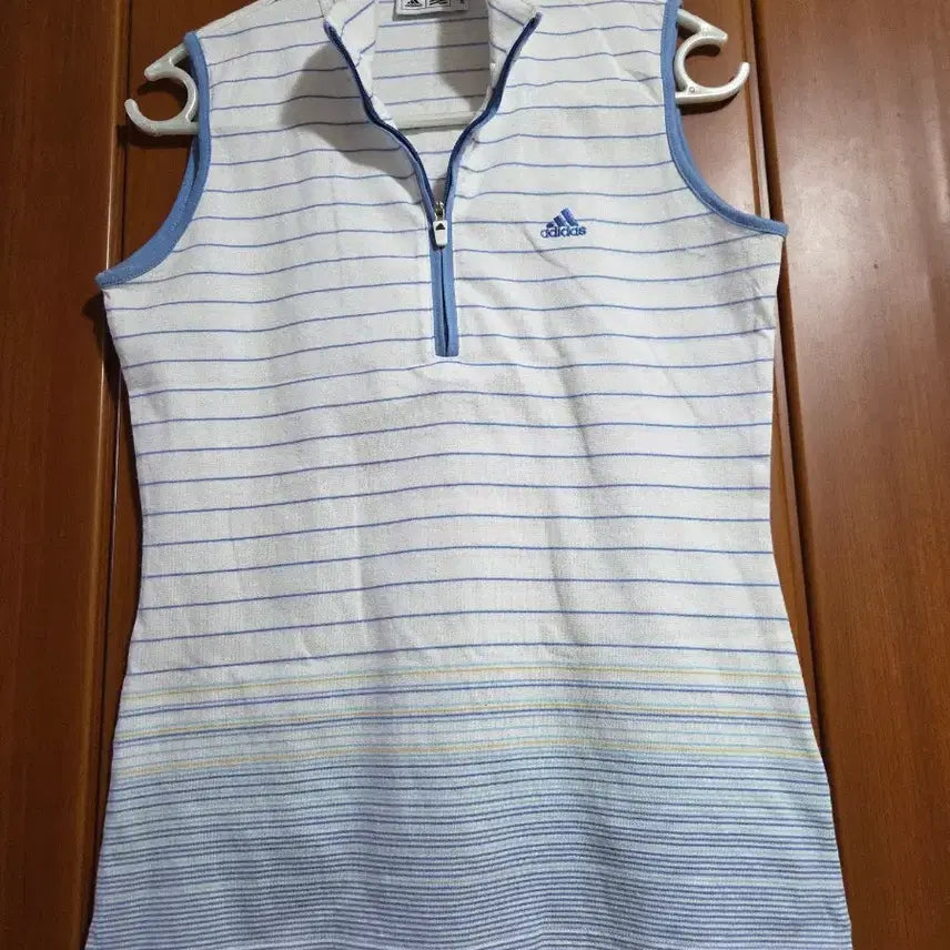 [BUNJANG] Adidas Golf Sleeveless Knit White Blue / 아디다스 골프 민소매 니트 화이트 블루