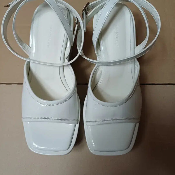 [BUNJANG] Dragonblues White Strap Sandals (Size EUR 35.5) / 미착용 DRAGONBLUES 화이트 스트랩샌들 EUR 35.5  판매합니다