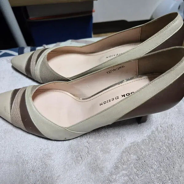 [BUNJANG] Look Design Heel - Beige Brown / 룩 디자인 힐 베이지 브라운