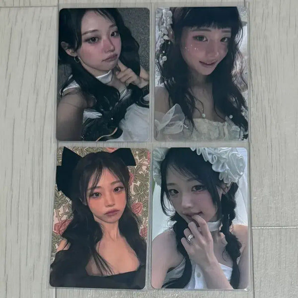 [BUNJANG] QWER Ceremony Booklet Hina Photocard / QWER Ceremony 북클릿 히나 포카