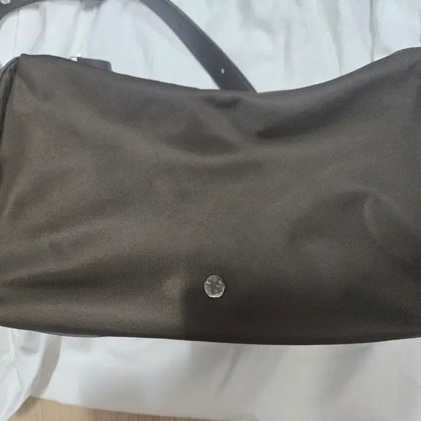 [BUNJANG] OSTKAKA Soft Shoulder Bag Nylon Dark Brown / 오스트카카 소프트 숄더백 나일론 다크브라운