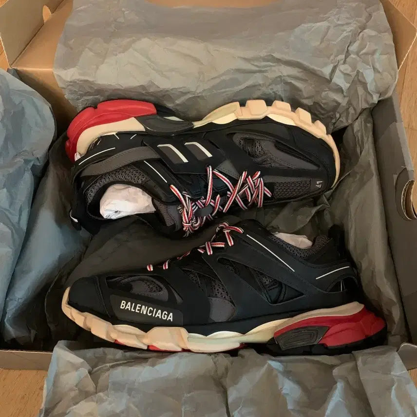 [BUNJANG] Balenciaga Track Sneakers Black/Red Size 41 / 발렌시아가 트랙 스니커즈 블랙/레드 41사이즈
