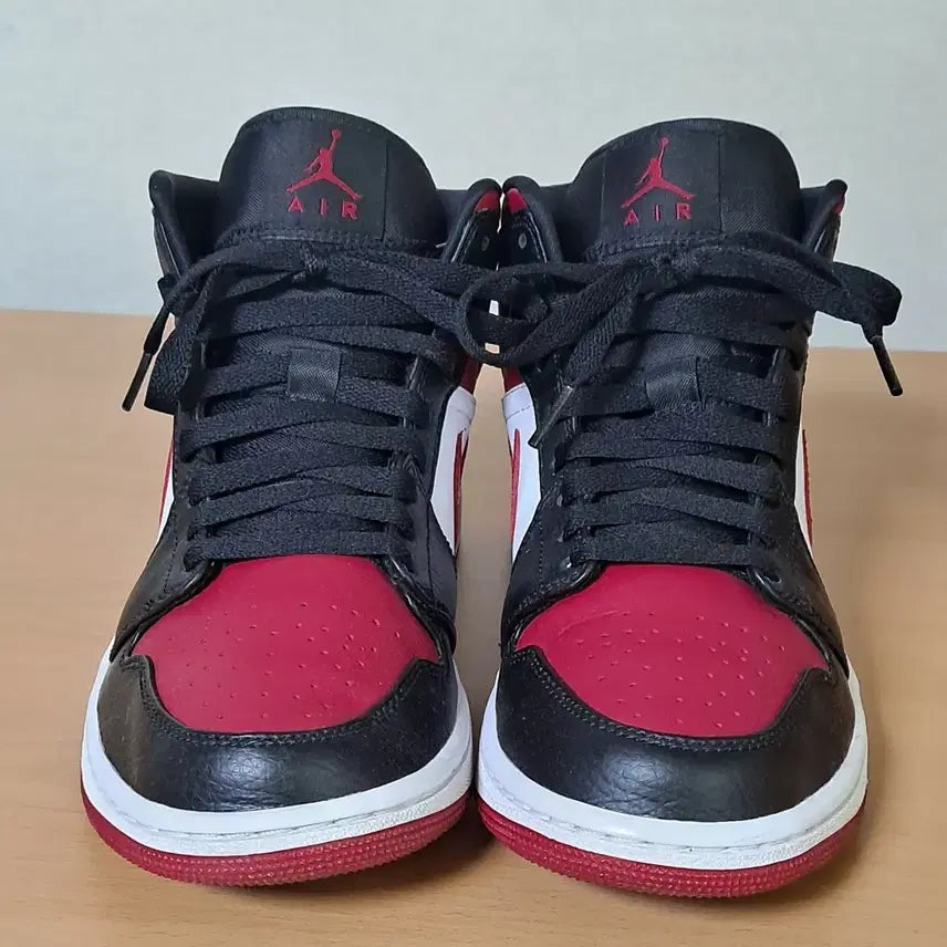 [BUNJANG] Nike Air Jordan 1 Mid Bred Toe Noble Red Sneakers 260 / 나이키 260 조던1 미드 브레드토 노블레드