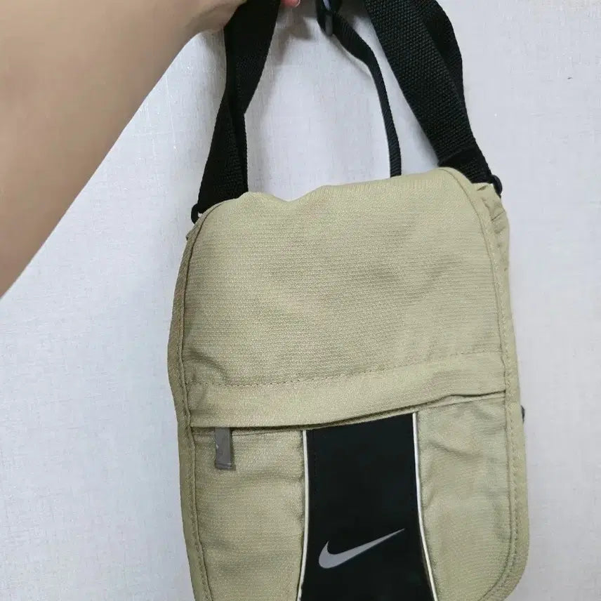 [BUNJANG] Nike Swoosh Crossbody Bag / 나이키 스우시 크로스백 가방