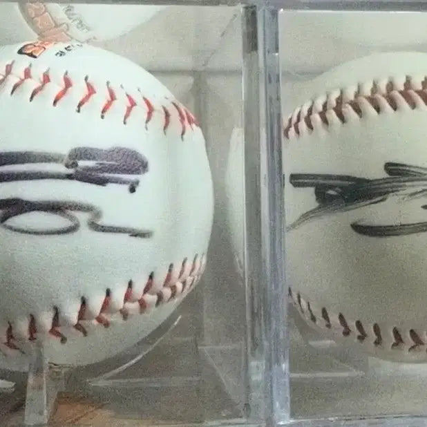 [BUNJANG] Kim Tae-kyun & Lee Byung-kyu Autographed Baseball Set / 한국야구레전드 싸인볼팔아요 김태균 이병규