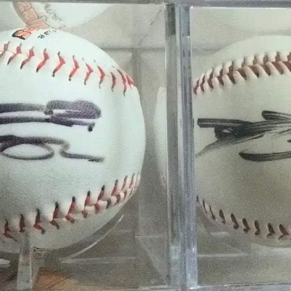 [BUNJANG] Kim Tae-kyun & Lee Byung-kyu Autographed Baseball Set / 한국야구레전드 싸인볼팔아요 김태균 이병규