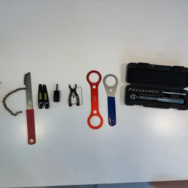 [BUNJANG] Bicycle Tool Set: Torque Wrench, BB Wrench, Chain Holder, Sprocket/Rotor Tool, Tire Levers, Sprocket Holder / 토크렌치, bb렌치, 체인홀더, 스프라켓/로터 탈거 공구, 타이어 주걱, 스프라켓 홀더