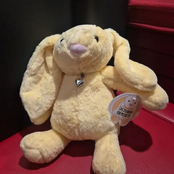 [BUNJANG] Yellow Rabbit Plush with Heart Necklace (New) / 옐로우 토끼 인형 하트 목걸이 (새상품)(네고가능)